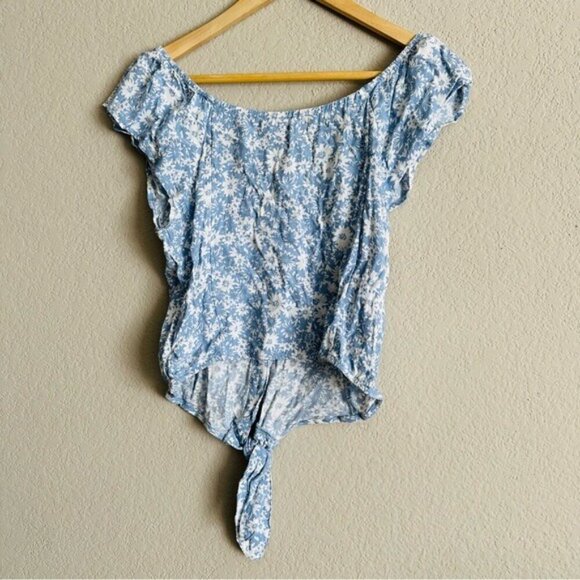 American Eagle Womens Blue Floral Crop Top Tie Front Flutter Sleeve Sz Medium - Picture 3 of 11